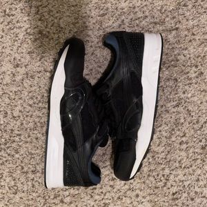 Black Puma shoes, size 12. Great casual feel.